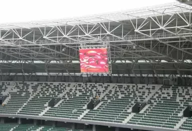 Un écran LED dans un stade